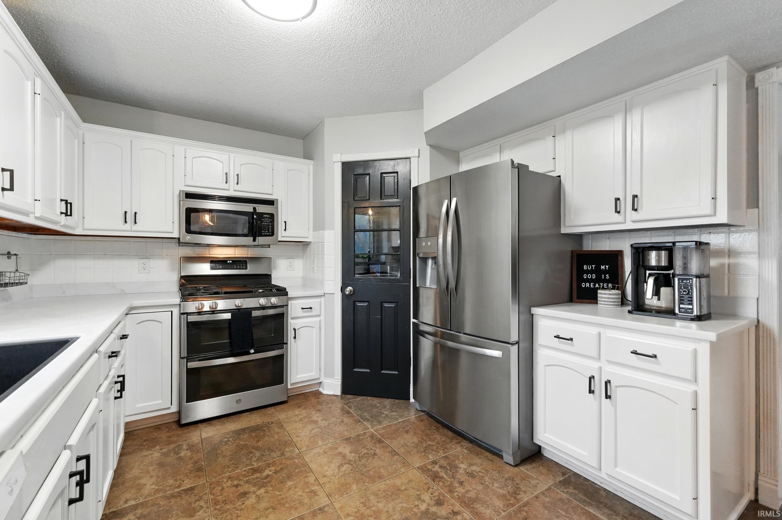 2906 Easton Ridge Place Fort Wayne, IN 46818 - Photo 10 of 35 Gallery Image 10