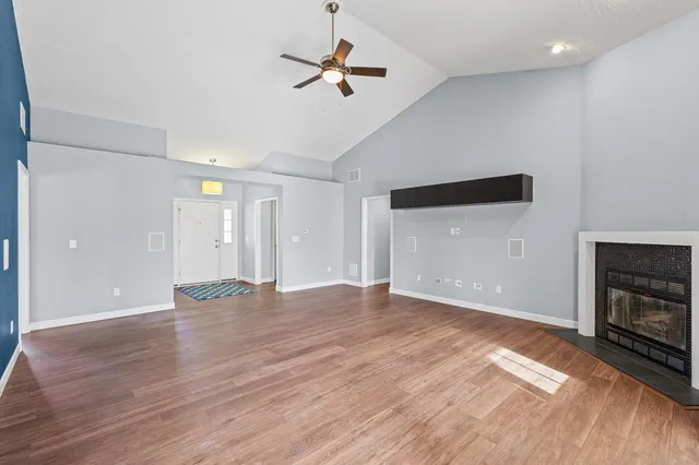 $309,900 | 3905 Brookfield Drive, Champaign, IL 61822