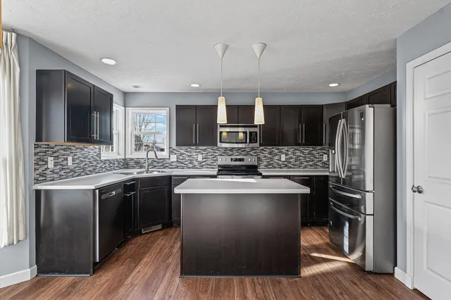 $309,900 | 3905 Brookfield Drive, Champaign, IL 61822