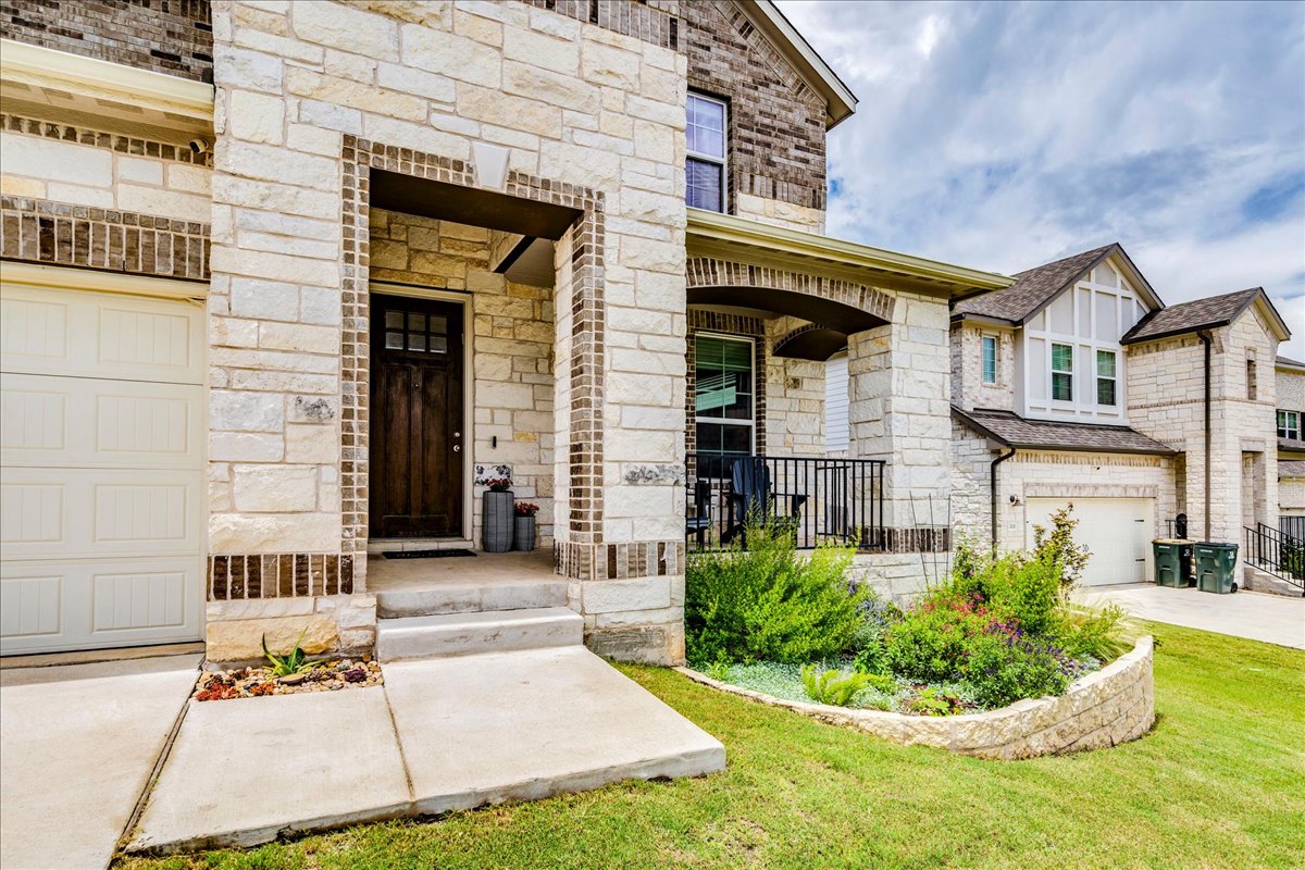 212 Sierra Blanca Road Dripping Springs, TX 78620 - Photo 6 of 37 Welcome home to 212 Sierra Blanca RD!