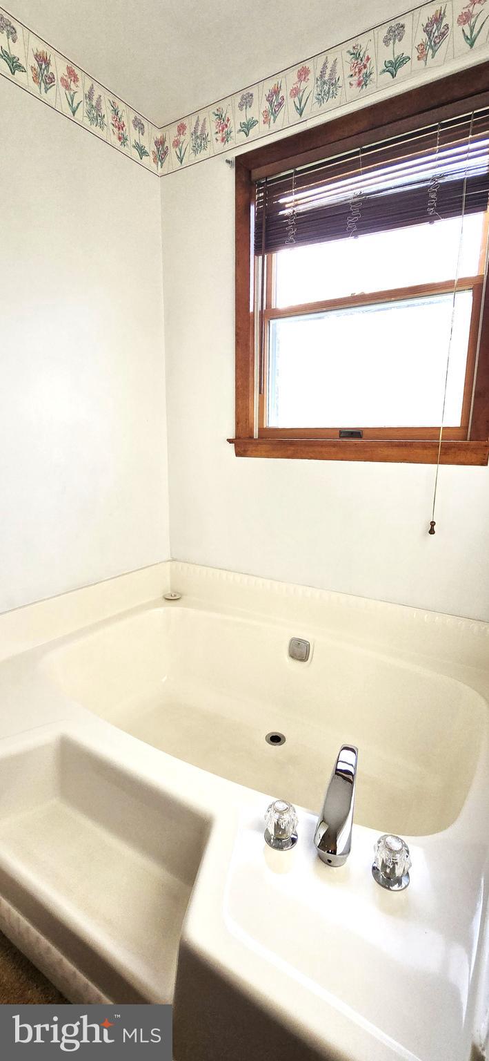 13682 Harbaugh Church Road Rouzerville, PA 17268 - Photo 32 of 42 Soaking Tub