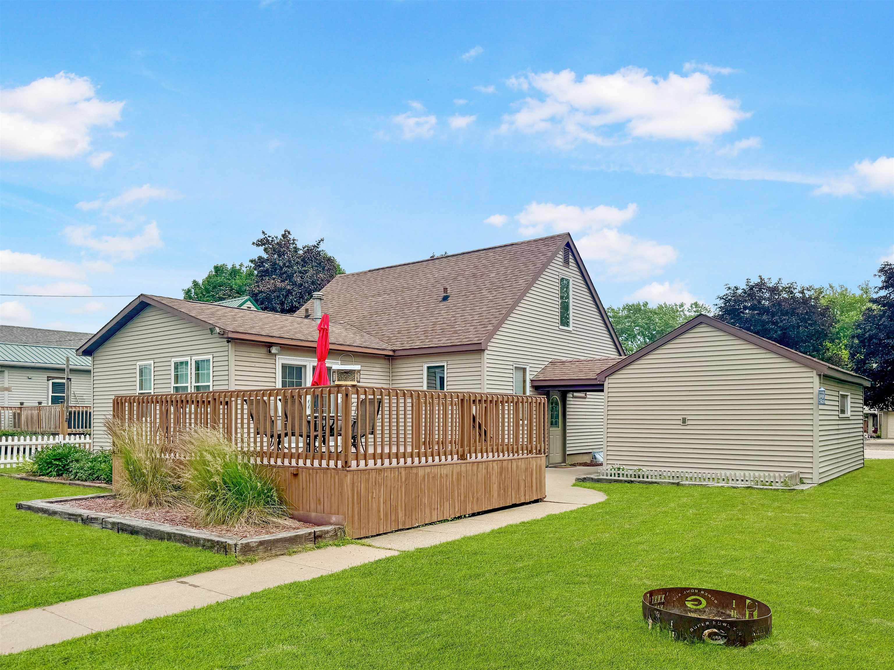 323 South Ohio Street Prairie du Chien, WI 53821 - Photo 4 of 38