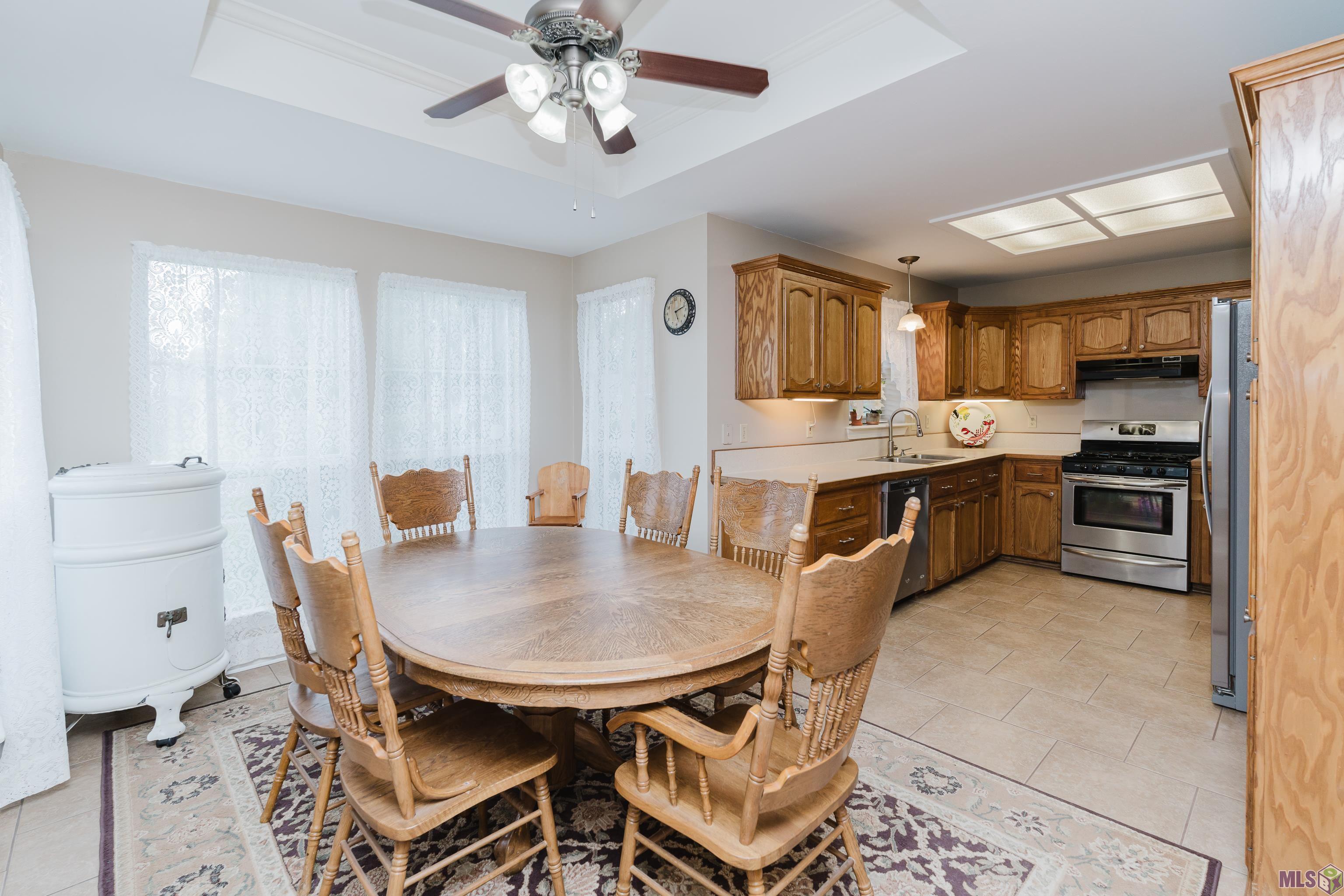 6057 Snowden Drive Baton Rouge, LA 70817 - Photo 13 of 33 Breakfast Area