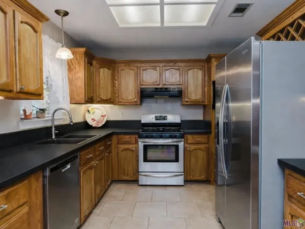 $315,000 | 6057 Snowden Drive, Baton Rouge, LA 70817