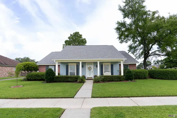 $315,000 | 6057 Snowden Drive, Baton Rouge, LA 70817