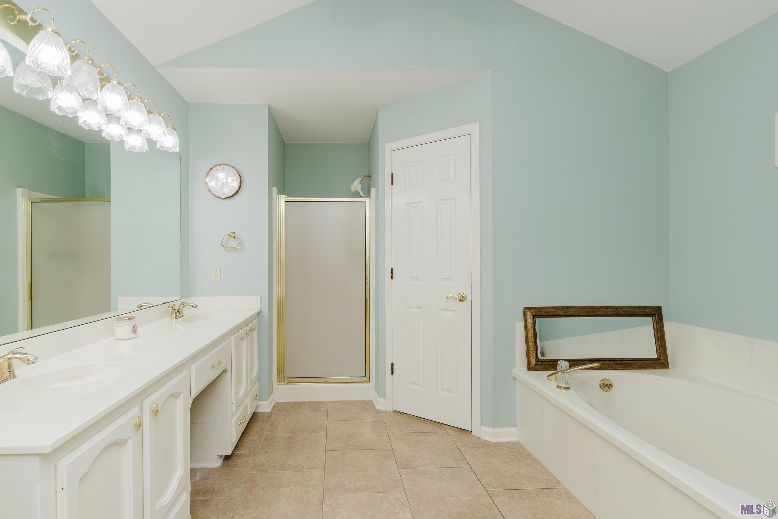 6057 Snowden Drive Baton Rouge, LA 70817 - Photo 23 of 51 Primary Bathroom