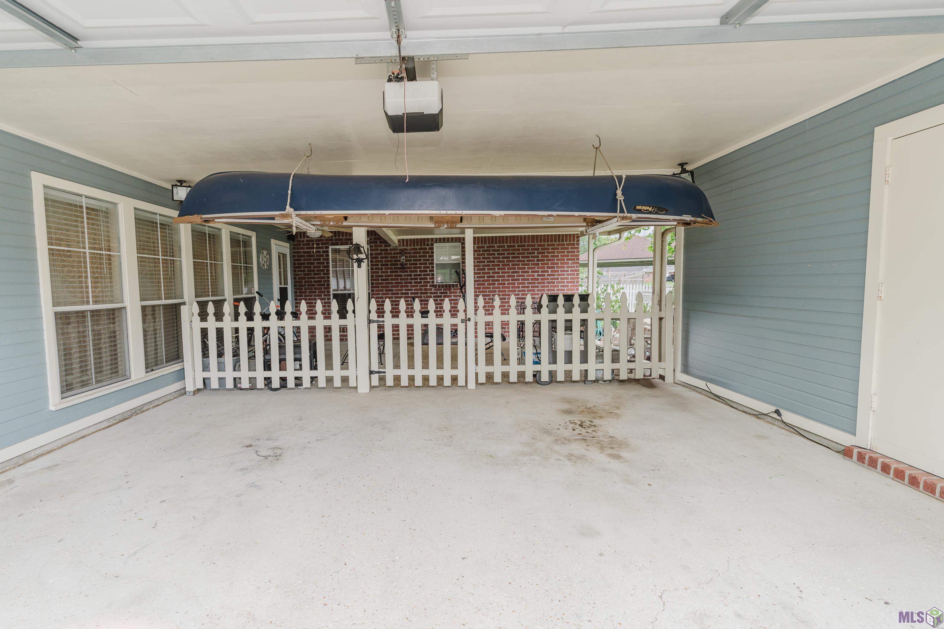 6057 Snowden Drive Baton Rouge, LA 70817 - Photo 27 of 33 Two Car Garage