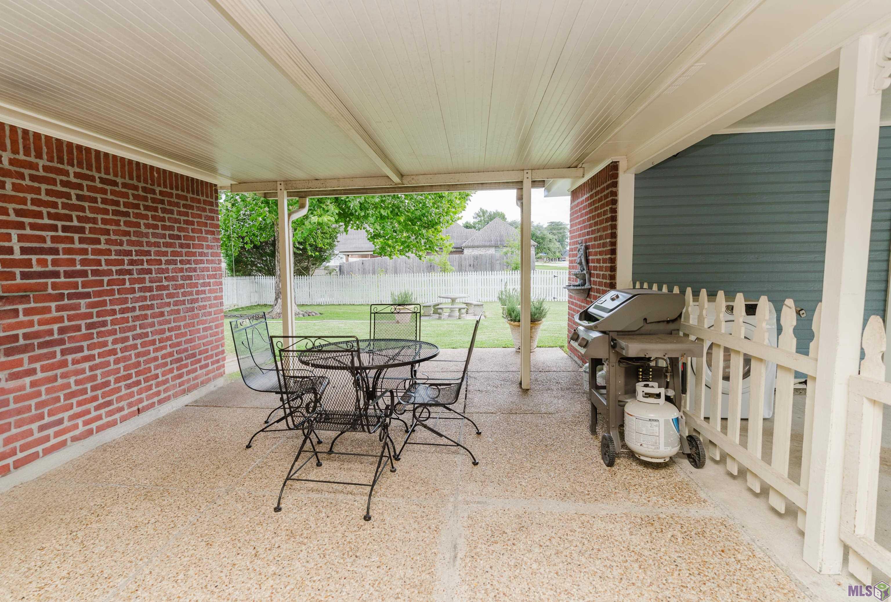 6057 Snowden Drive Baton Rouge, LA 70817 - Photo 28 of 33 Covered Patio