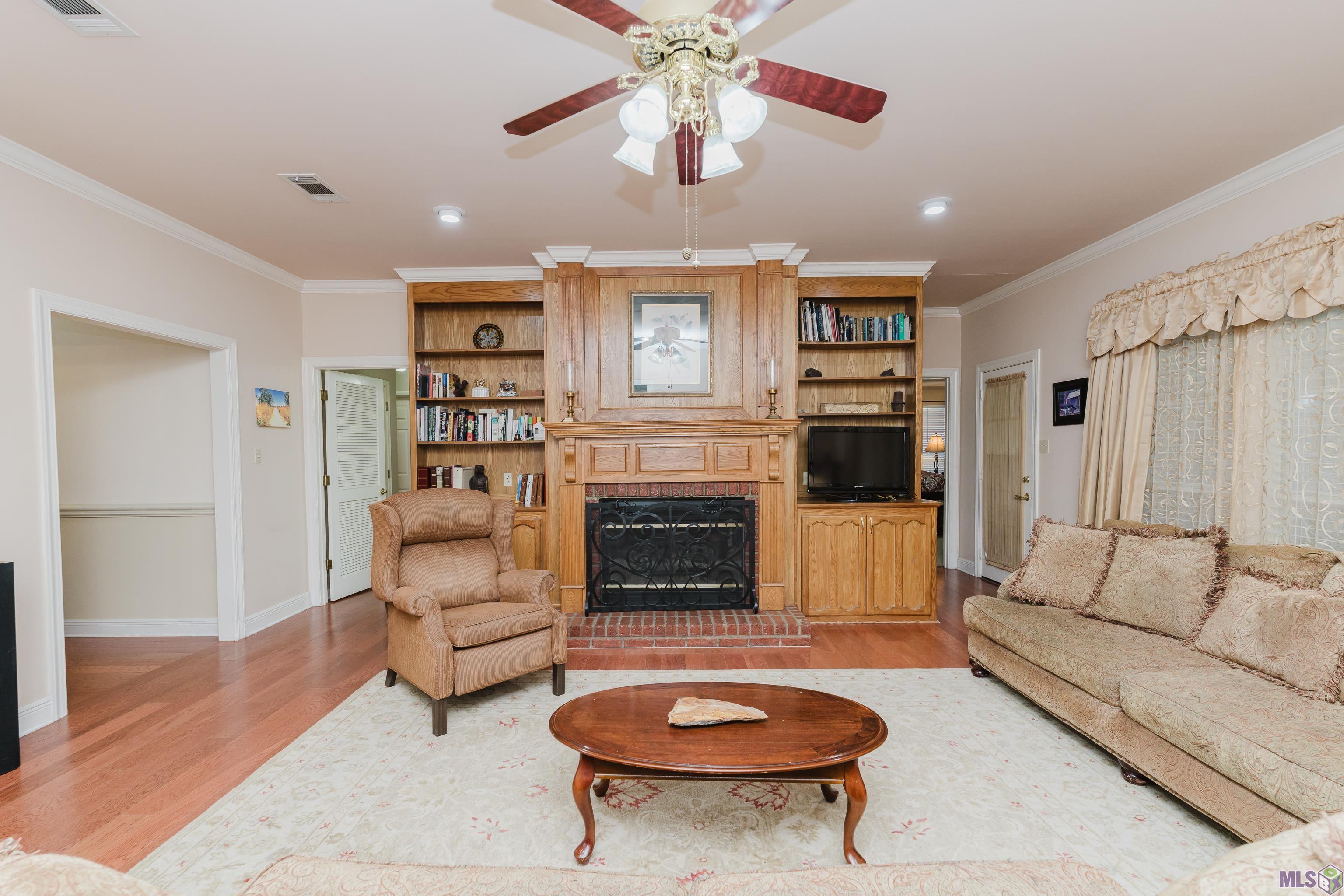6057 Snowden Drive Baton Rouge, LA 70817 - Photo 38 of 51 Beautiful Woodwork throughout