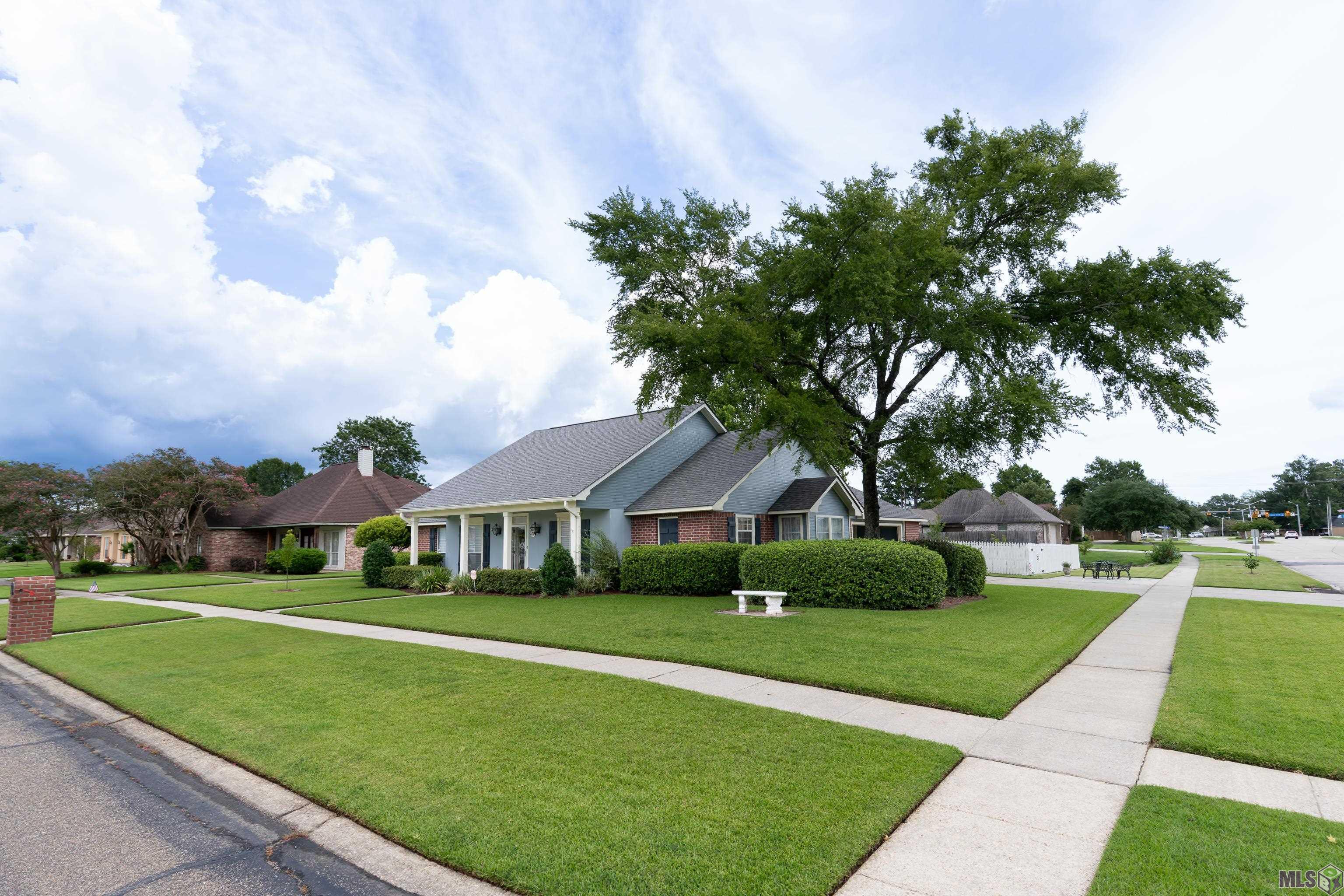 6057 Snowden Drive Baton Rouge, LA 70817 - Photo 40 of 51 Sought after Corner Lot