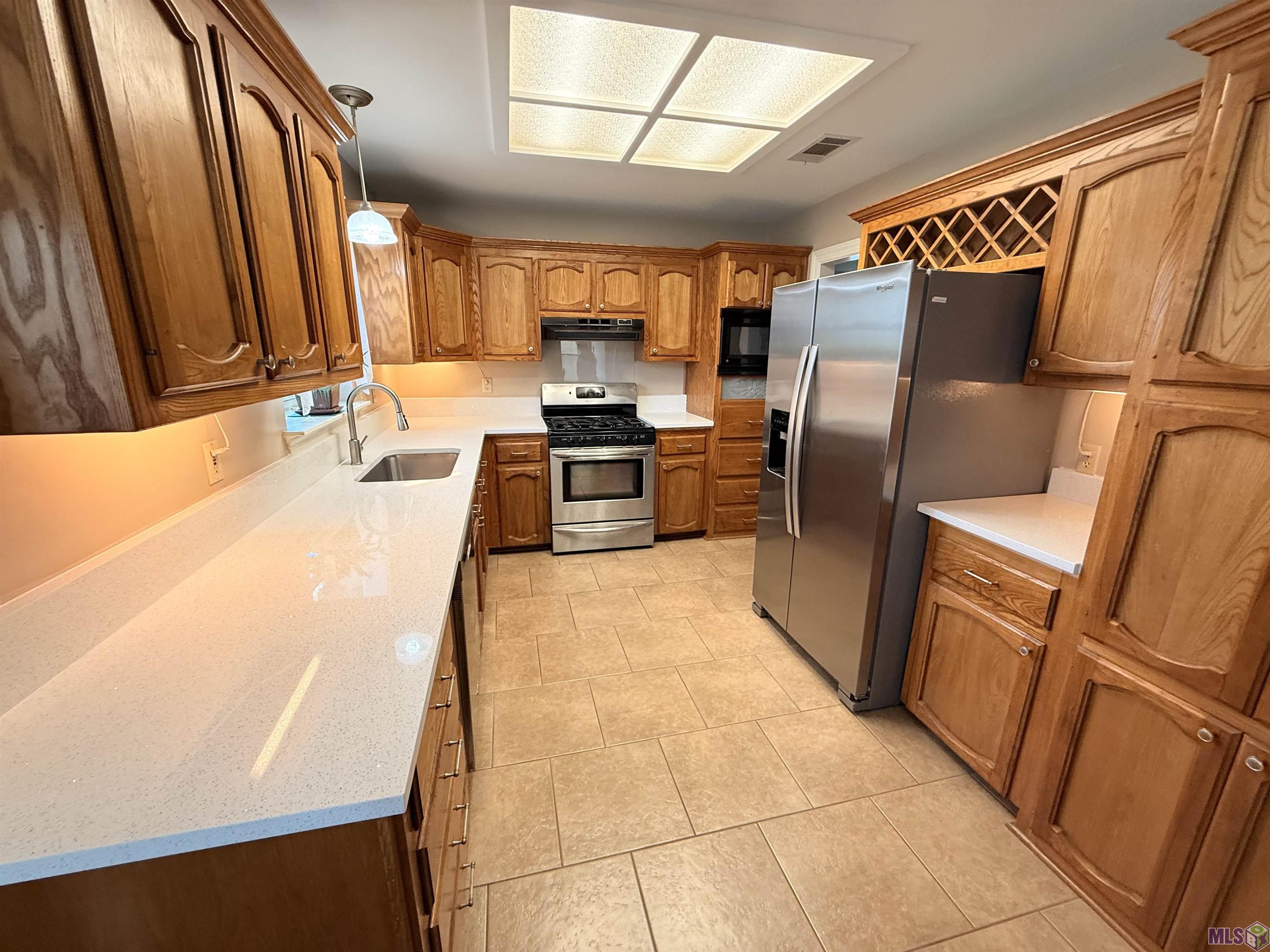 6057 Snowden Drive Baton Rouge, LA 70817 - Photo 4 of 51 Newly Renovated Kitchen
