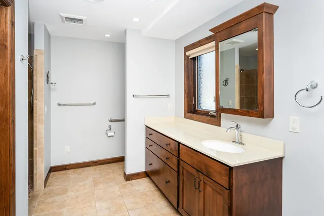 $947,500 | 8357 Congdon Boulevard, Unit 7, Duluth, MN 55804