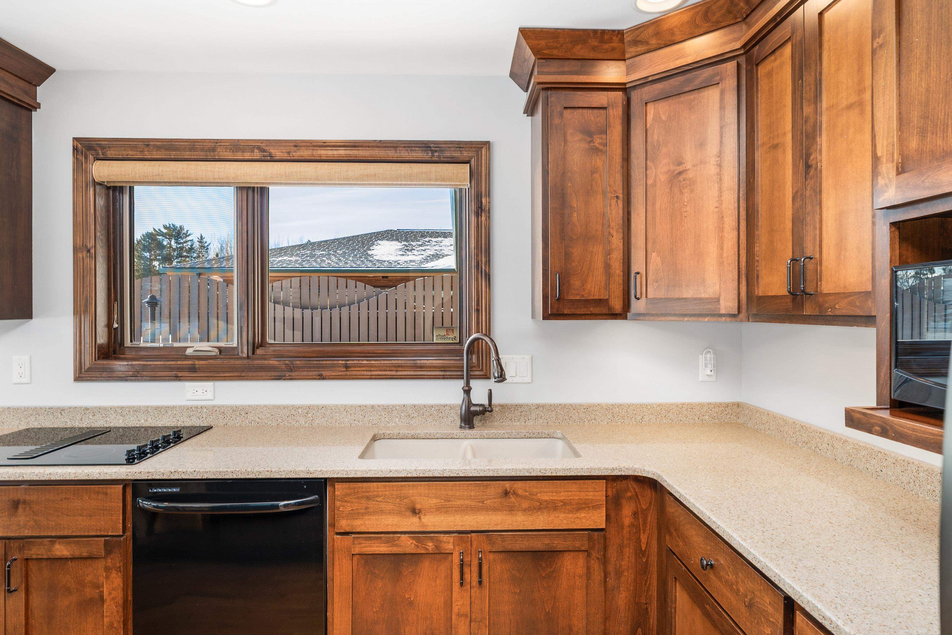 8357 Congdon Boulevard, Unit 7 Duluth, MN 55804 - Photo 37 of 98