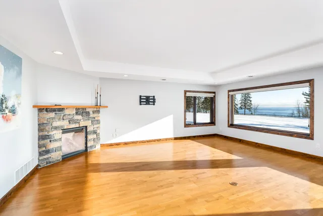 $947,500 | 8357 Congdon Boulevard, Unit 7, Duluth, MN 55804