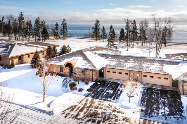 $947,500 | 8357 Congdon Boulevard, Unit 7, Duluth, MN 55804