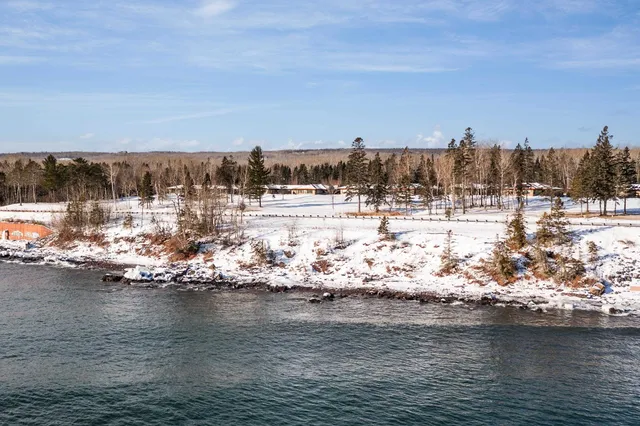 $947,500 | 8357 Congdon Boulevard, Unit 7, Duluth, MN 55804