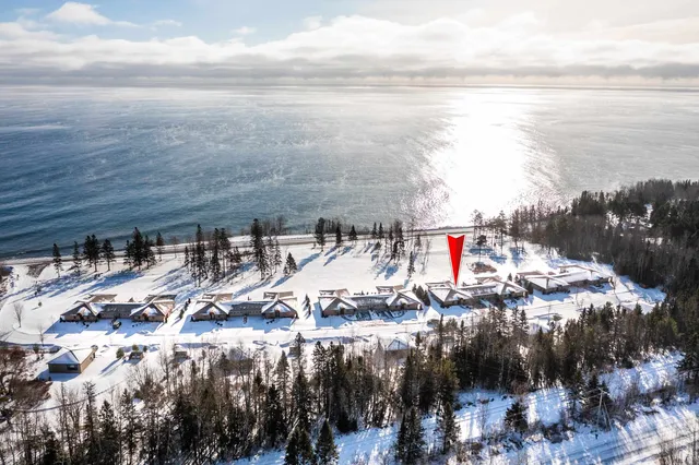 $947,500 | 8357 Congdon Boulevard, Unit 7, Duluth, MN 55804