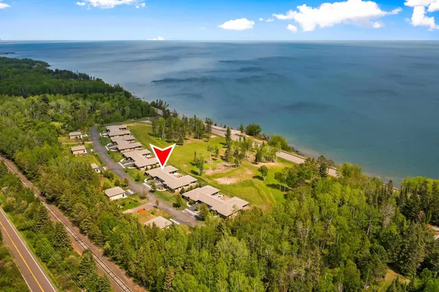 $947,500 | 8357 Congdon Boulevard, Unit 7, Duluth, MN 55804