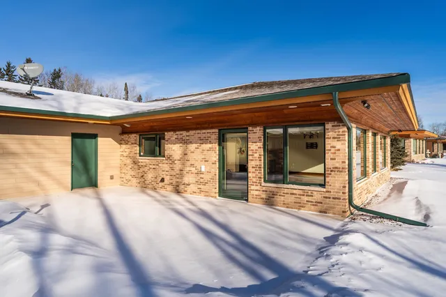 $947,500 | 8357 Congdon Boulevard, Unit 7, Duluth, MN 55804