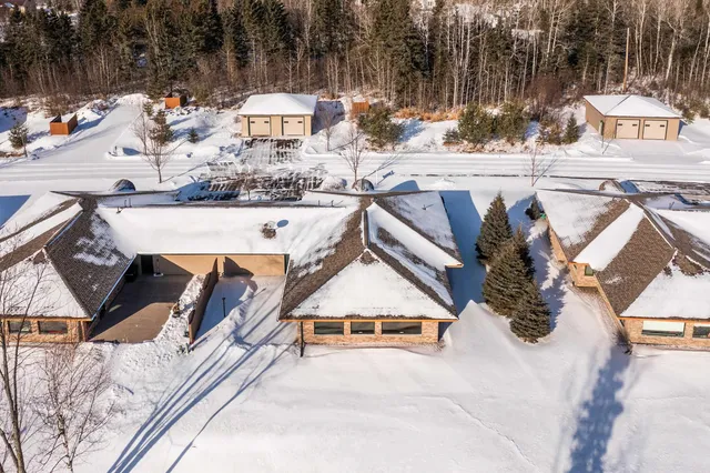 $947,500 | 8357 Congdon Boulevard, Unit 7, Duluth, MN 55804