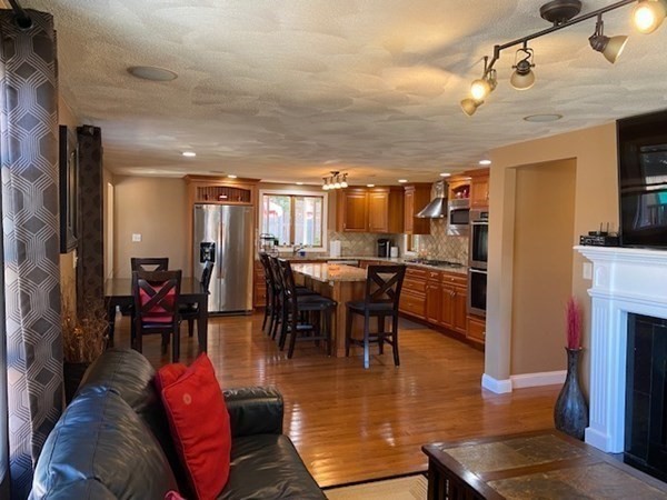 54 Farrell Road Lynn, MA 01905 - Photo 8 of 42 Gallery Image 8
