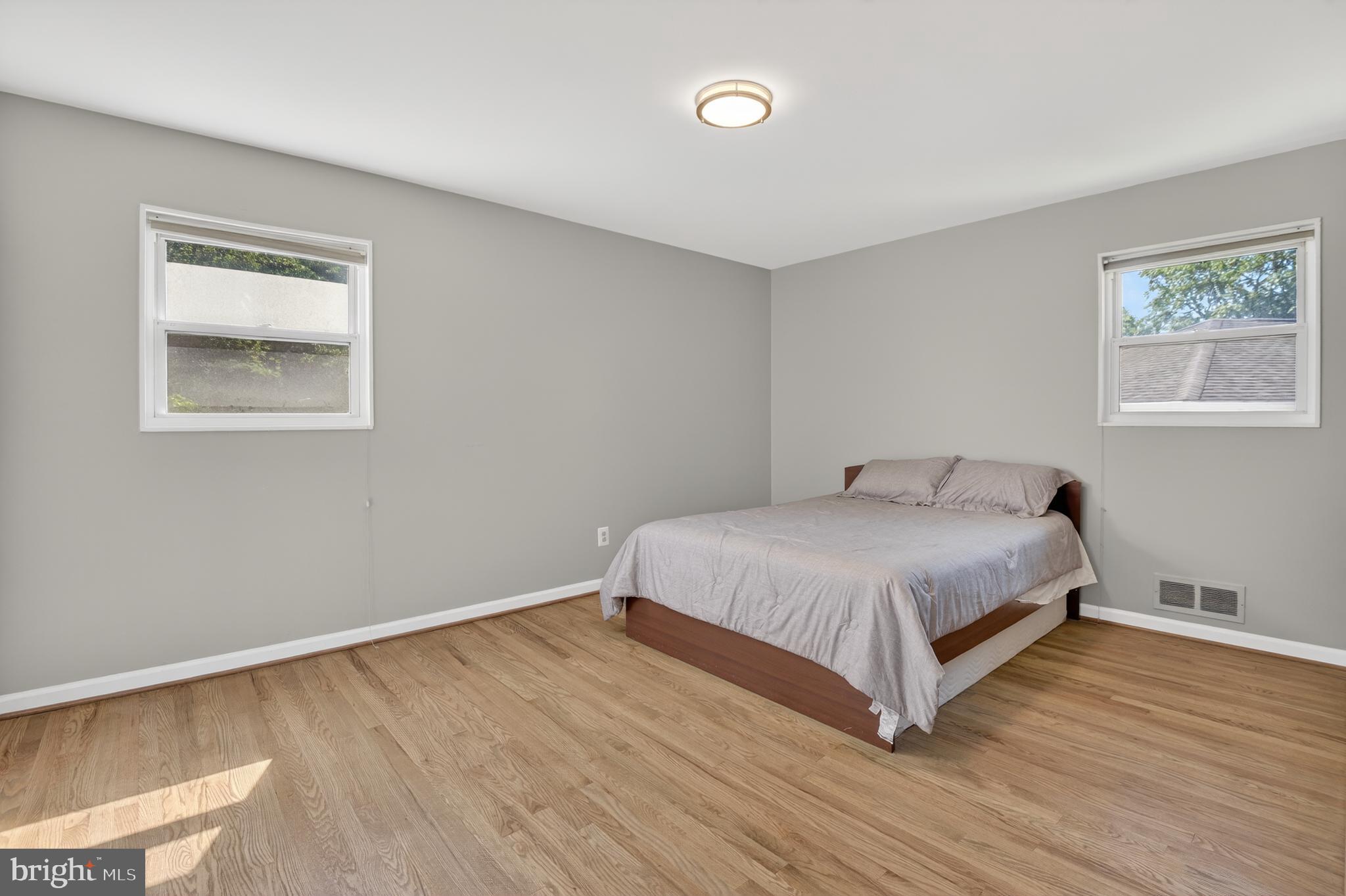 2016 Cascade Road Silver Spring, MD 20902 - Photo 26 of 37