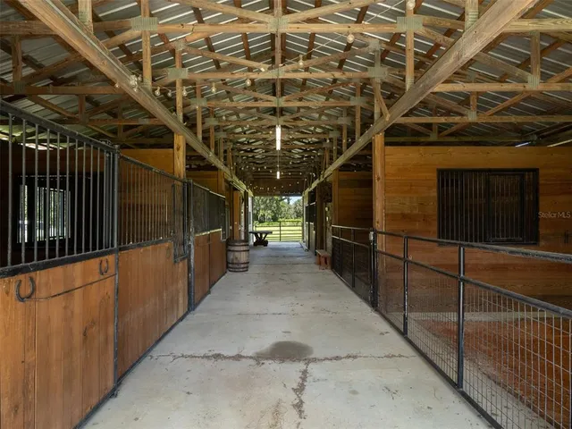 a view of sitting area with furniture