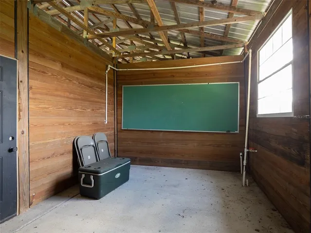 a view of a grassy area