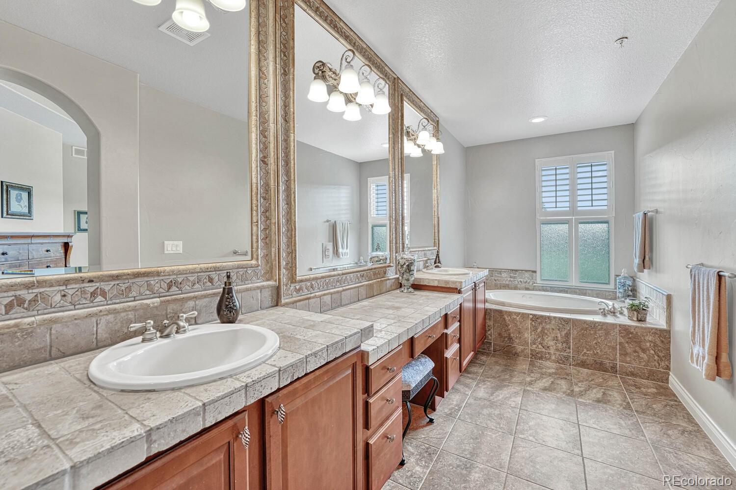 4304 Chateau Ridge Road Castle Rock, CO 80108 - Photo 20 of 40 Gallery Image 20