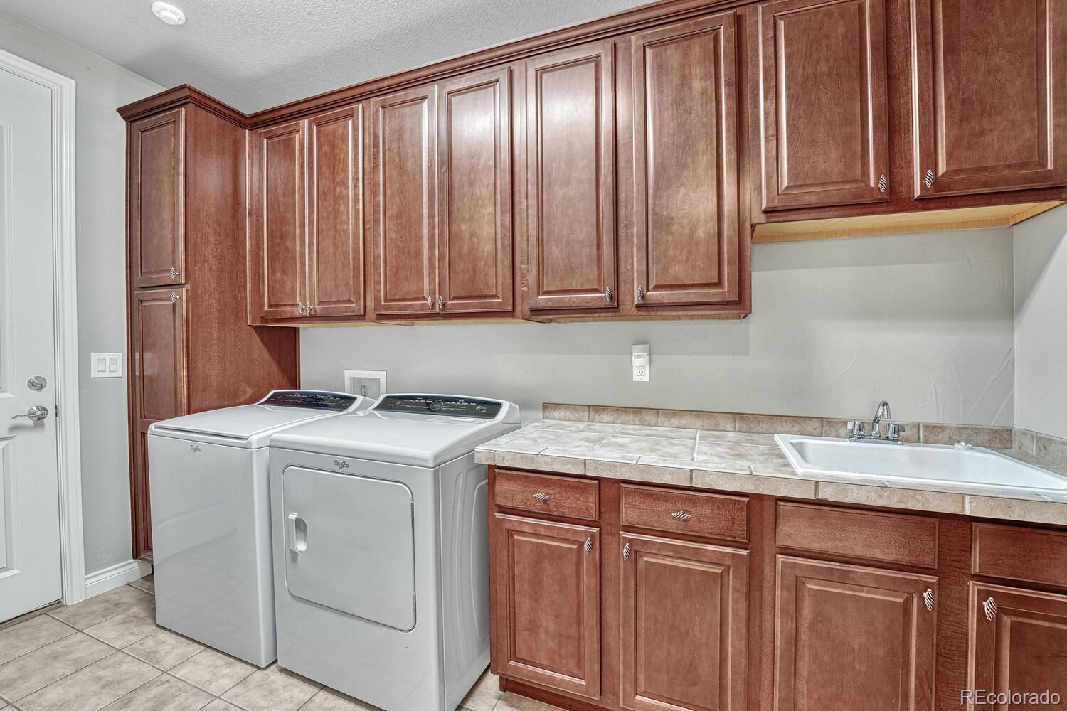 4304 Chateau Ridge Road Castle Rock, CO 80108 - Photo 22 of 40 Gallery Image 22