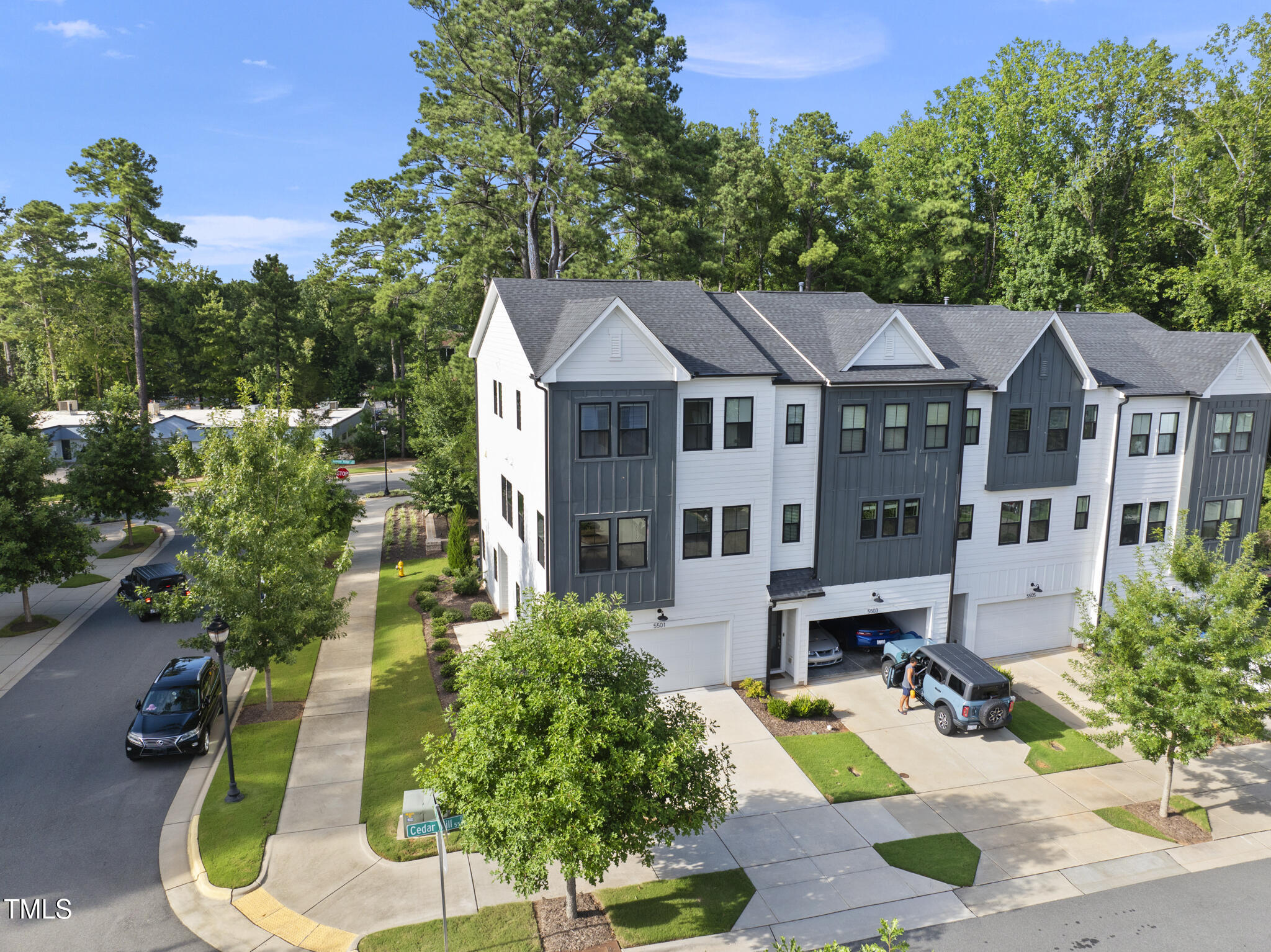 5501 Cedar Mill Drive Raleigh, NC 27606 - Photo 4 of 37 5501 Cedar Mill Dr