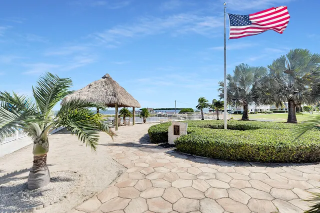 a view of a tennis court