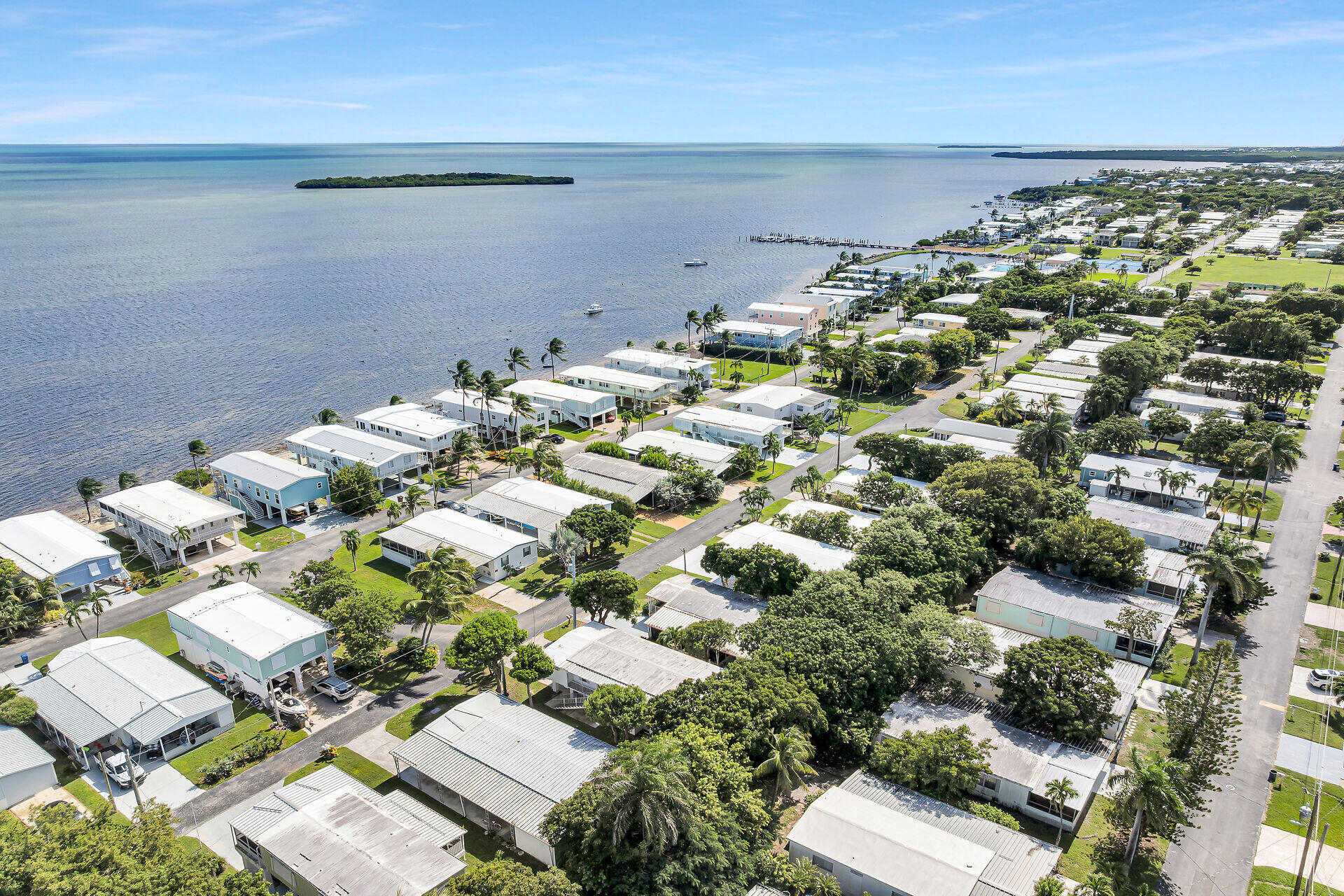 606 North Silver Circle Key Largo, FL 33037 - Photo 8 of 54 virtual-tour-359890-08