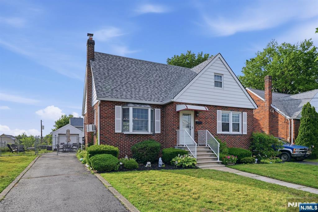653 7th Street Lyndhurst, NJ 07071 - Photo 4 of 36