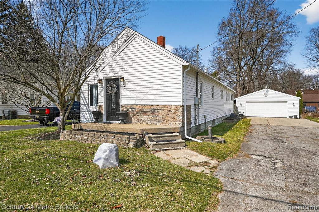 5501 East Potter Road Flint, MI 48506 - Photo 4 of 45