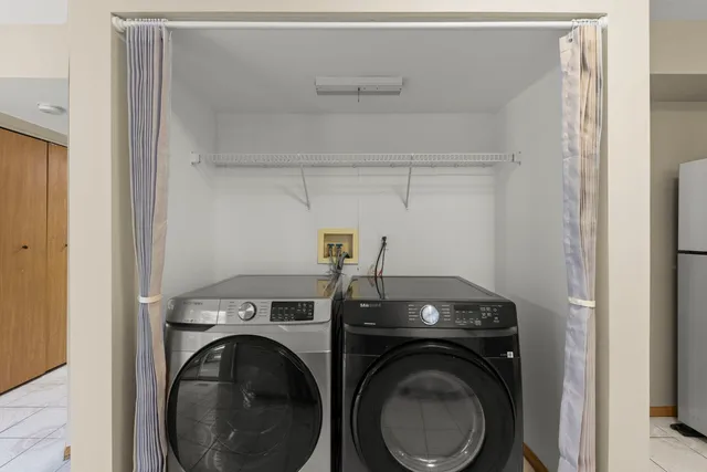 $379,990 | 21459 Georgetown Drive, Plainfield, IL 60544