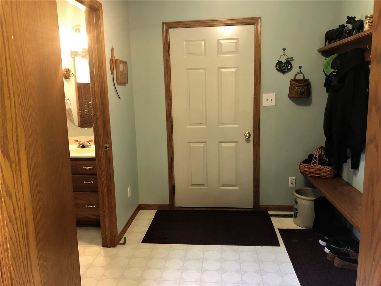 6652 North Cedar Road Forreston, IL 61030 - Photo 13 of 25 a bathroom with a bathtub and shower