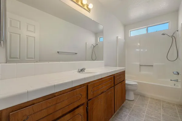 $449,900 | 1050 West Tuolumne Road, Turlock, CA 95382