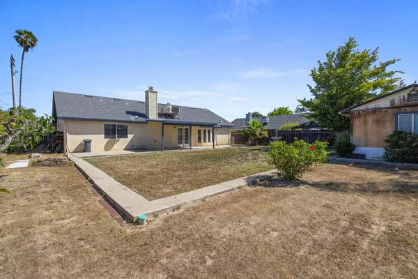 $449,900 | 1050 West Tuolumne Road, Turlock, CA 95382