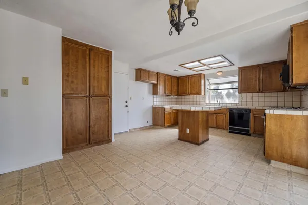 $449,900 | 1050 West Tuolumne Road, Turlock, CA 95382