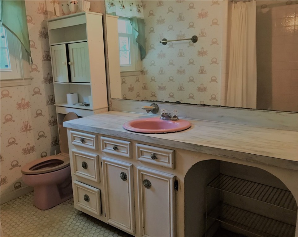193 Gin House Road Abbeville, SC 29620 - Photo 21 of 34 HALL BATH