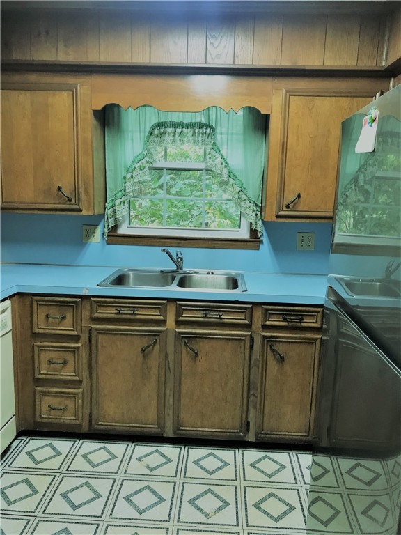 193 Gin House Road Abbeville, SC 29620 - Photo 7 of 34 KITCHEN