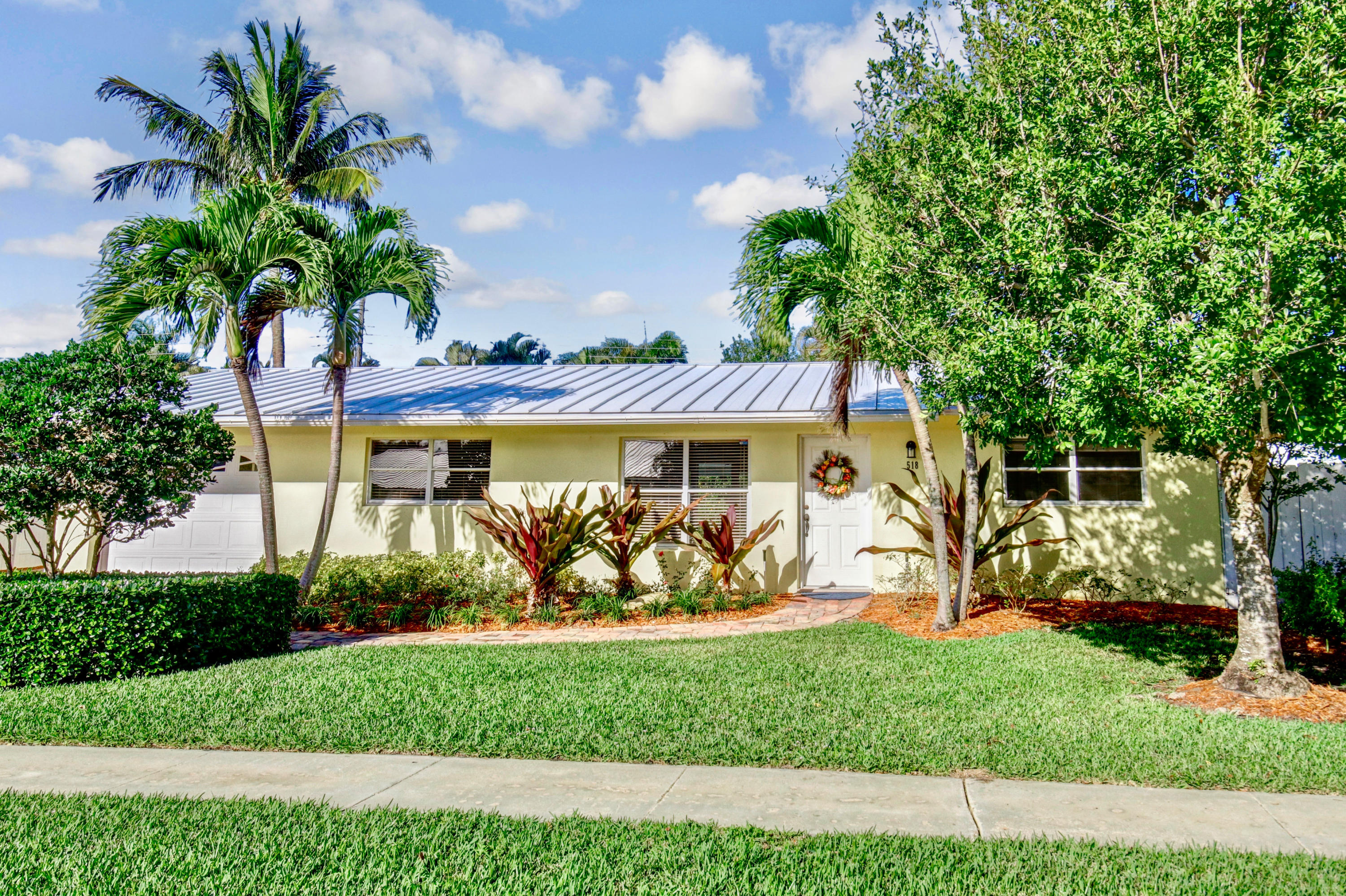 518 Dover Road Tequesta, FL 33469 - Photo 21 of 28 518 N Dover Rd HR-3