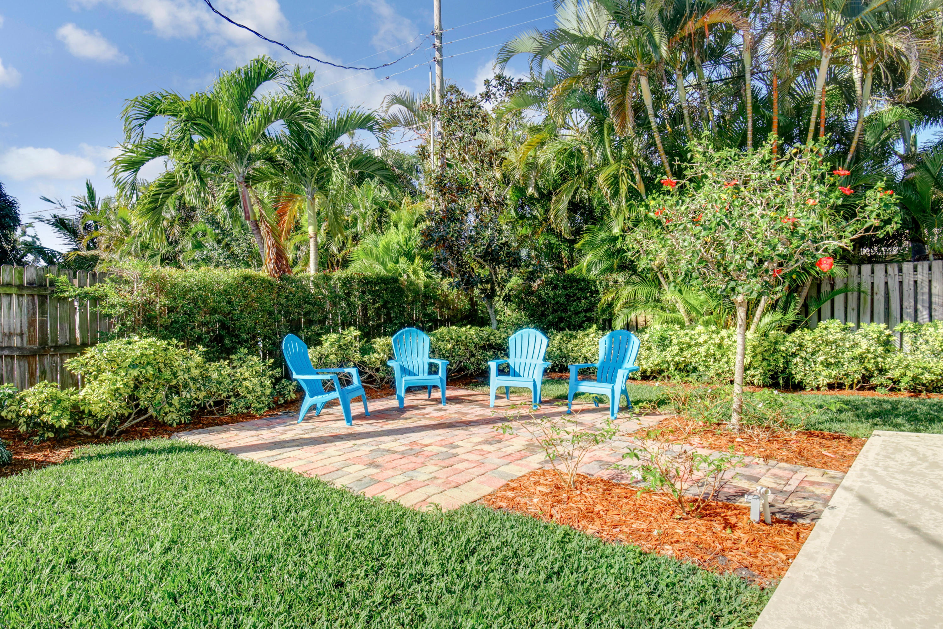 518 Dover Road Tequesta, FL 33469 - Photo 10 of 28 518 N Dover Rd HR-18
