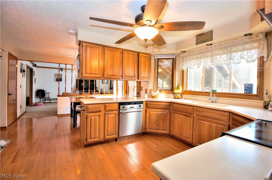 2826 Lee Road Silver Lake, OH 44224 - Photo 4 of 30