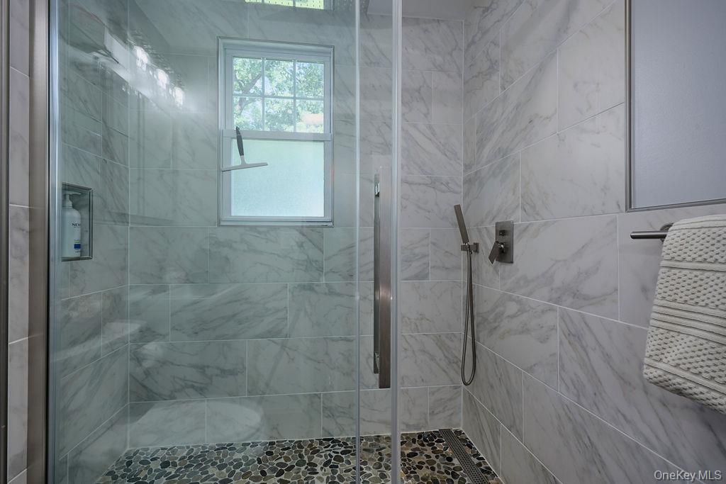 90 Walnut Road Lake Peekskill, NY 10537 - Photo 15 of 48 1st Floor Bathroom