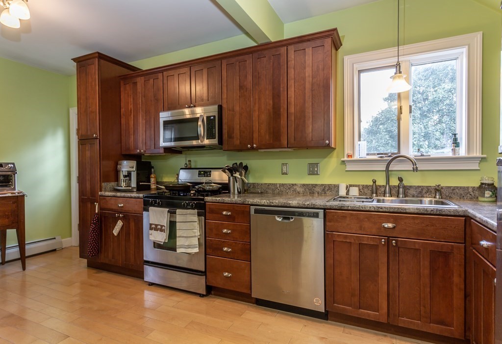 20 Richmond Street Fall River, MA 02721 - Photo 17 of 38 Gallery Image 17