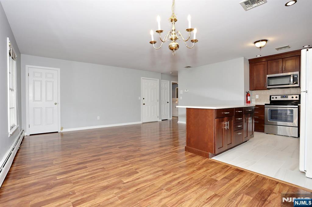 117B South Maple Avenue, Unit B Park Ridge, NJ 07656 - Photo 12 of 37 Gallery Image 12