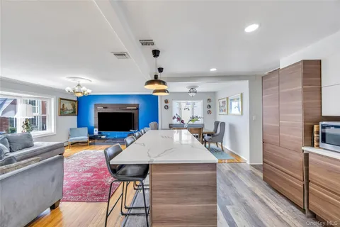 $829,000 | 216 Earle Avenue, Lynbrook, NY 11563