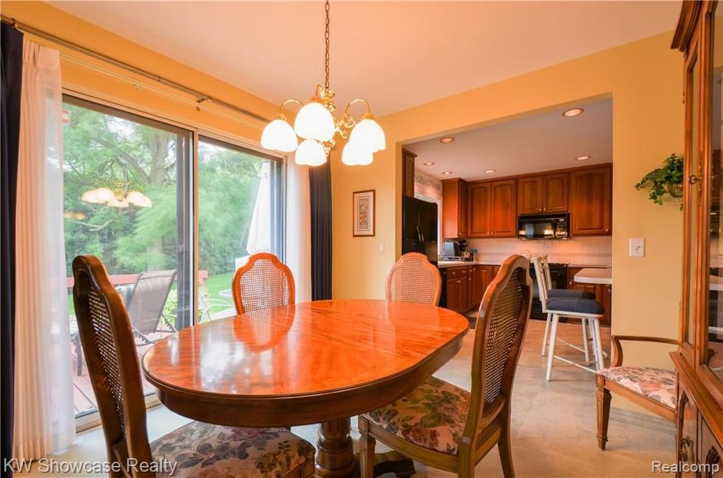 35999 Smithfield Road Farmington, MI 48335 - Photo 6 of 28